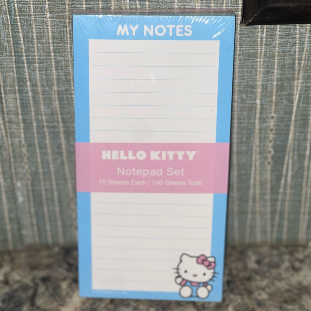 HELLO KITTY NOTEPADS